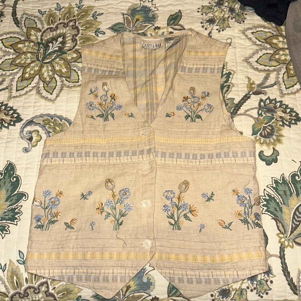 Vintage CASEY & MAX Vest With Embroidered Flowers